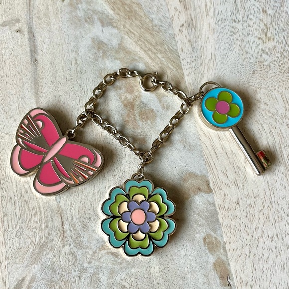 FOSSIL BRAND ENAMEL CHARMS, PURSE ACCESSORY, flower butterfly & key with logo - Picture 2 of 2